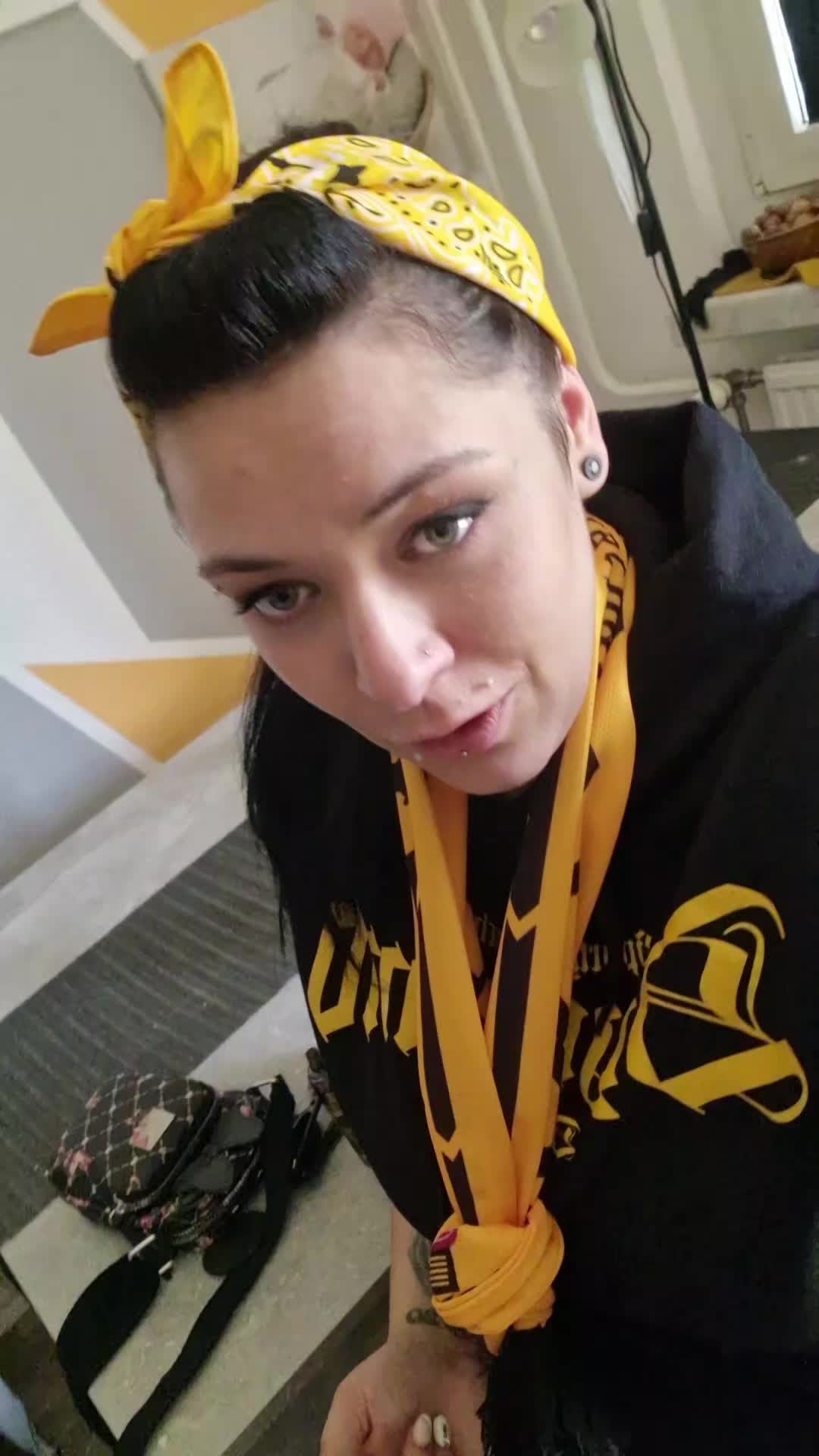 @🖤💛Jenni🖤💛
