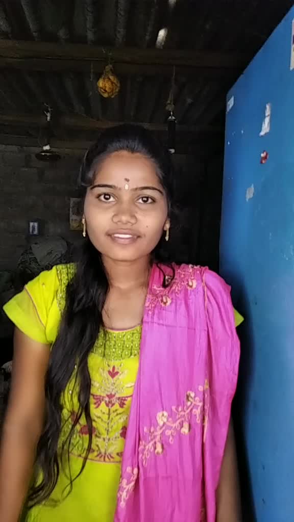 @chitti varma😍