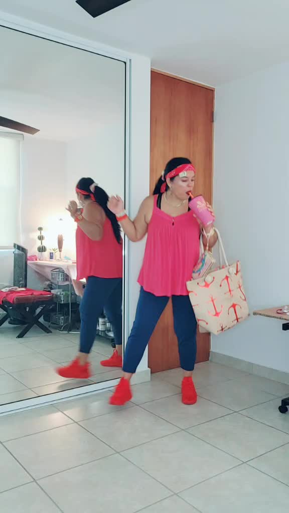 @Yadiranegron