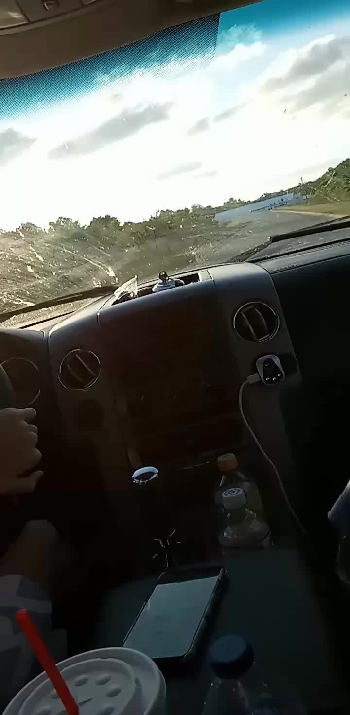 @SebreezyXD