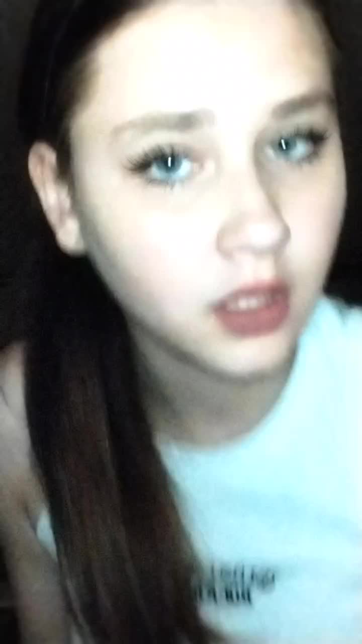 @angelisha)