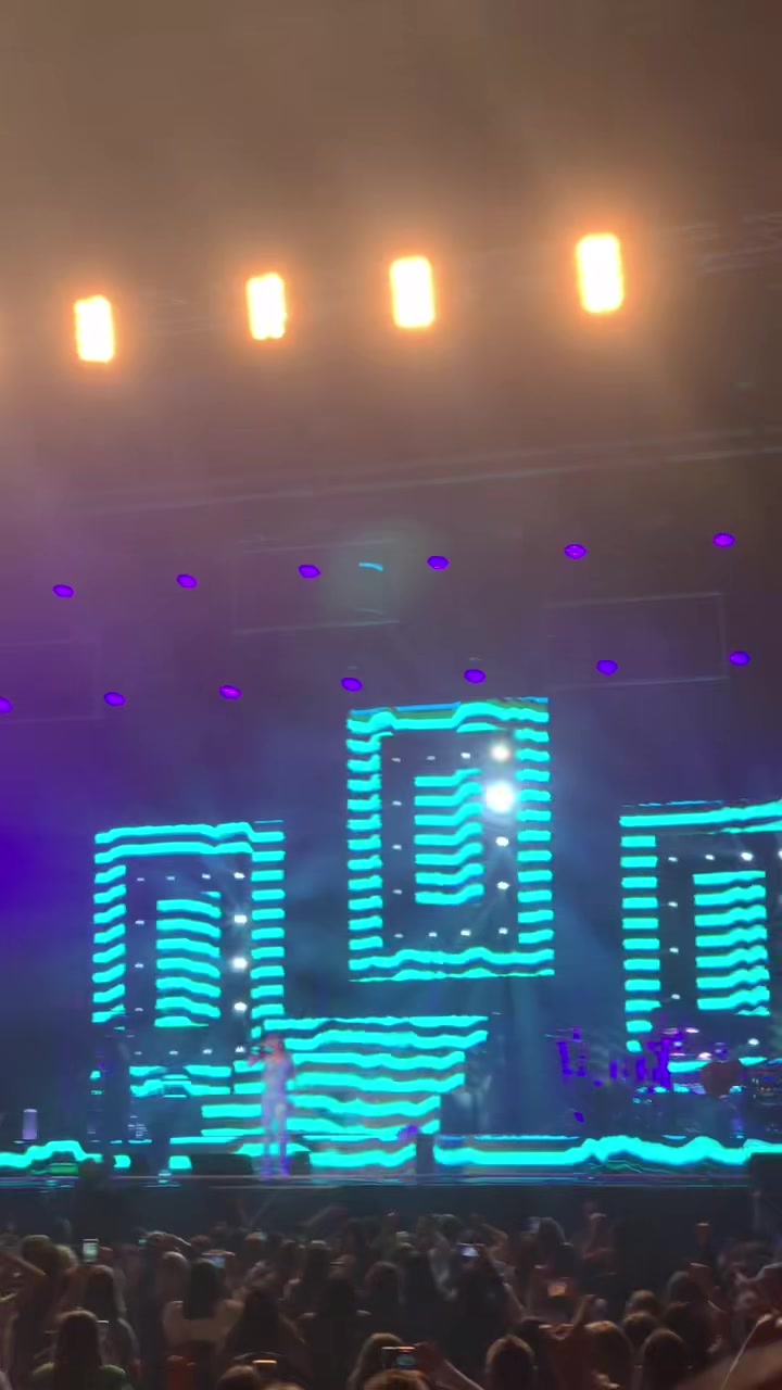 @Aitana