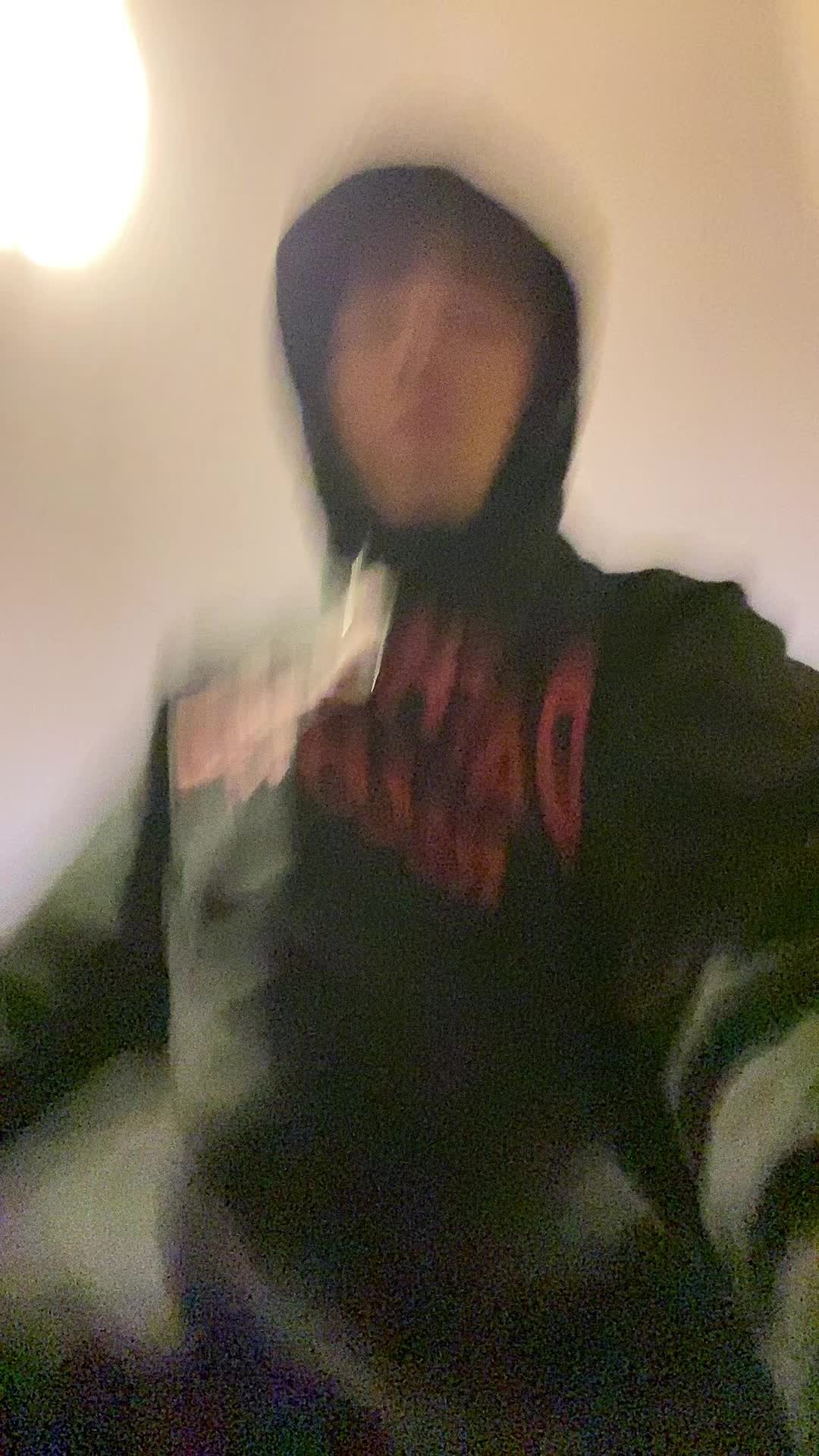 @🖤