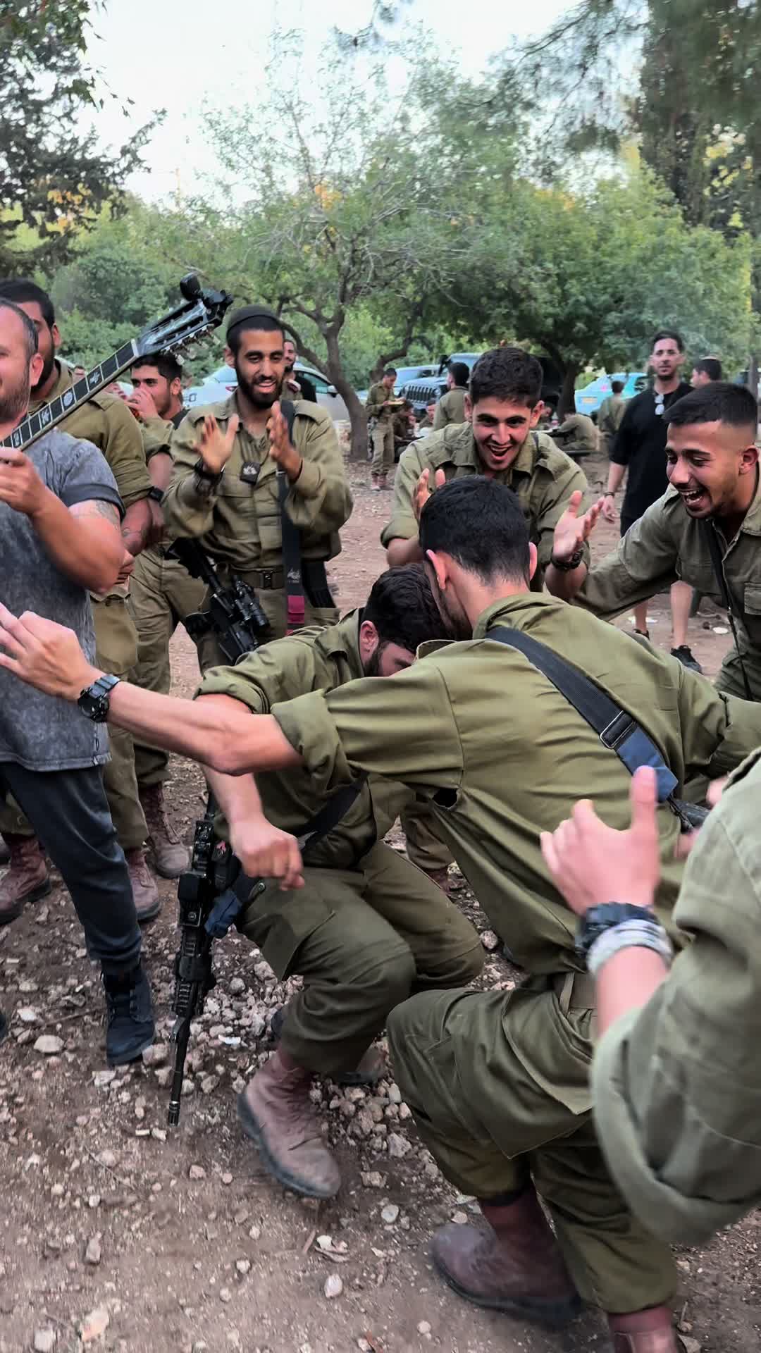 @צחי אוכל את ישראל 🇮🇱