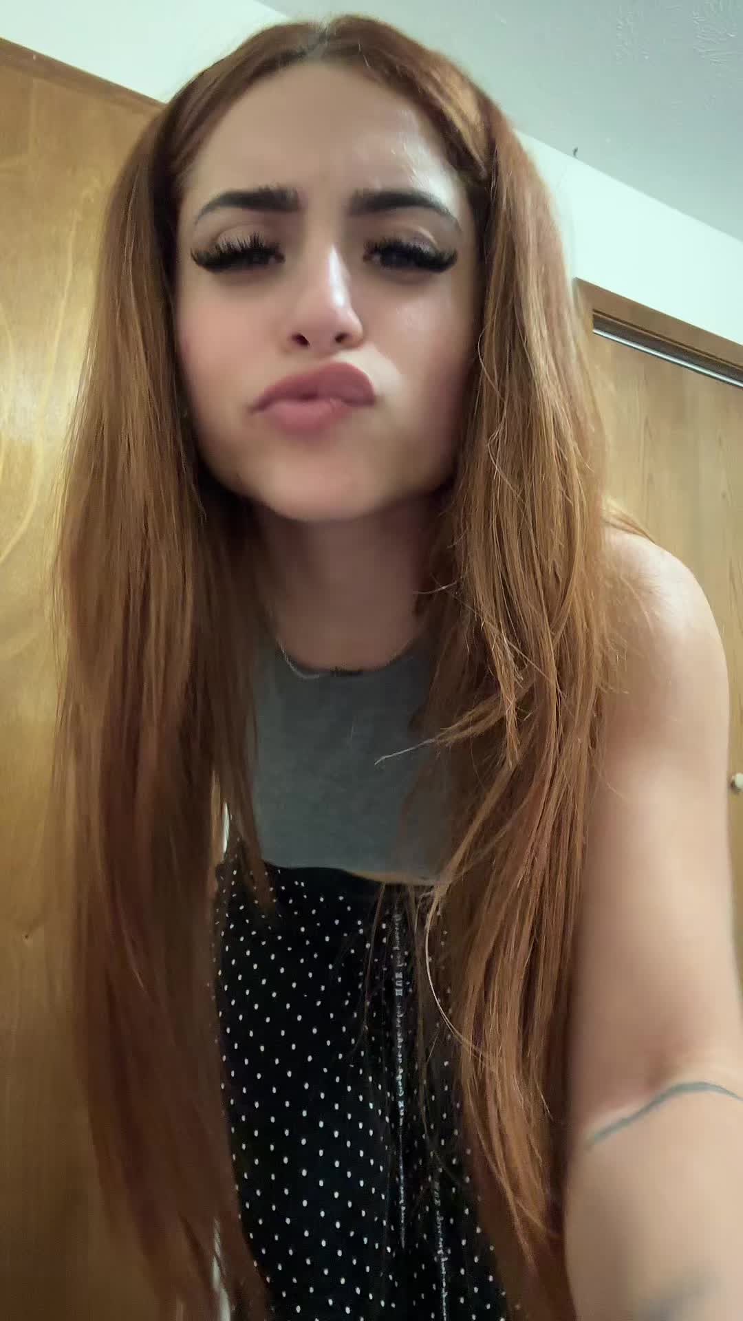 @angelaalvarezzz