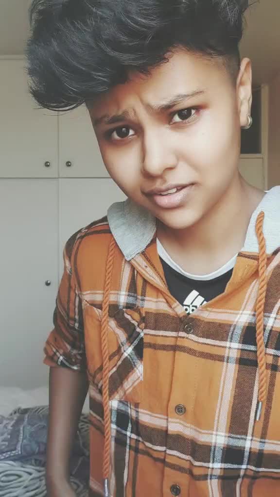 @👑 Riya 👑