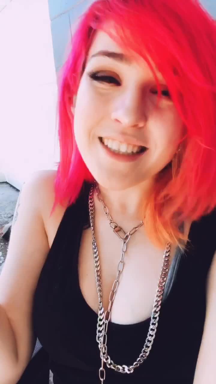 @VaporwaveVally🥀