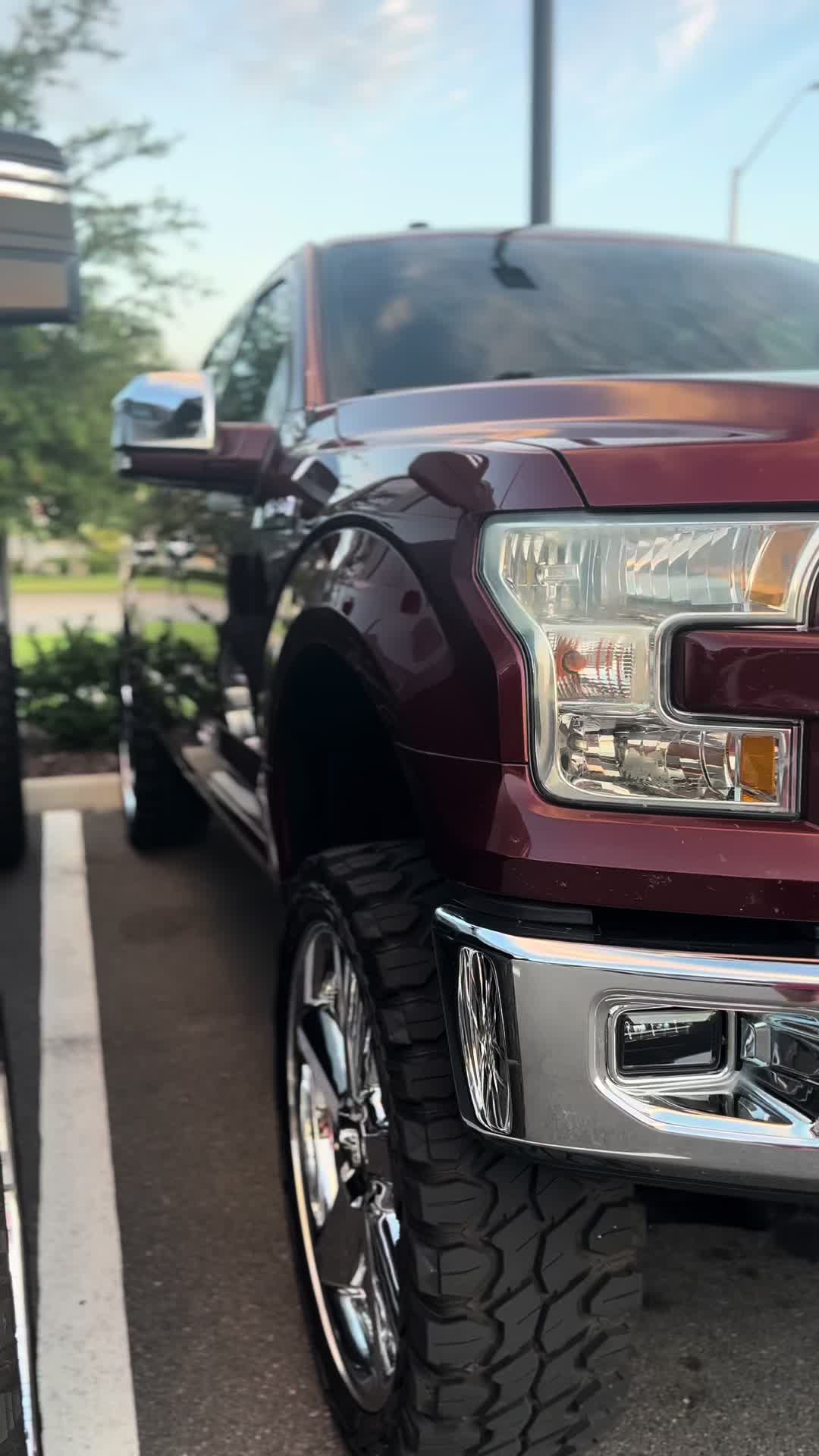 @trucks.com