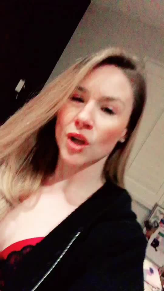 @blondebeliever_