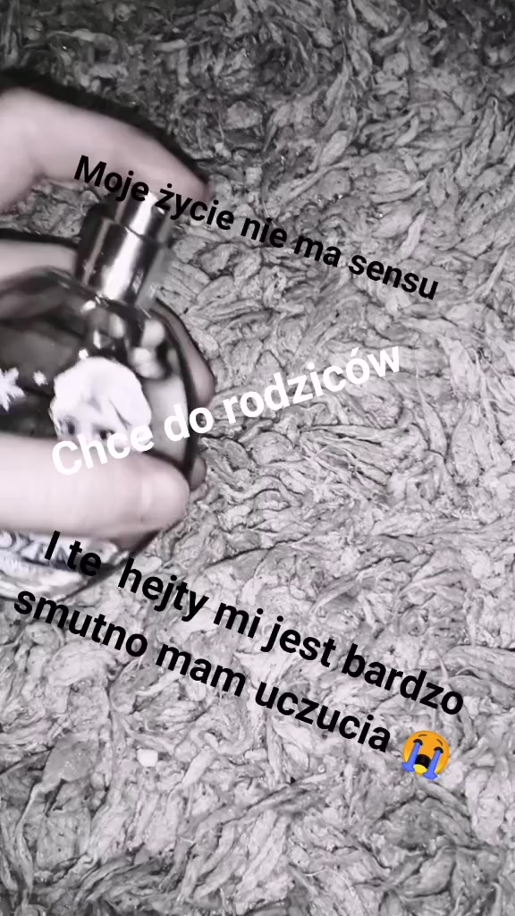 @😥