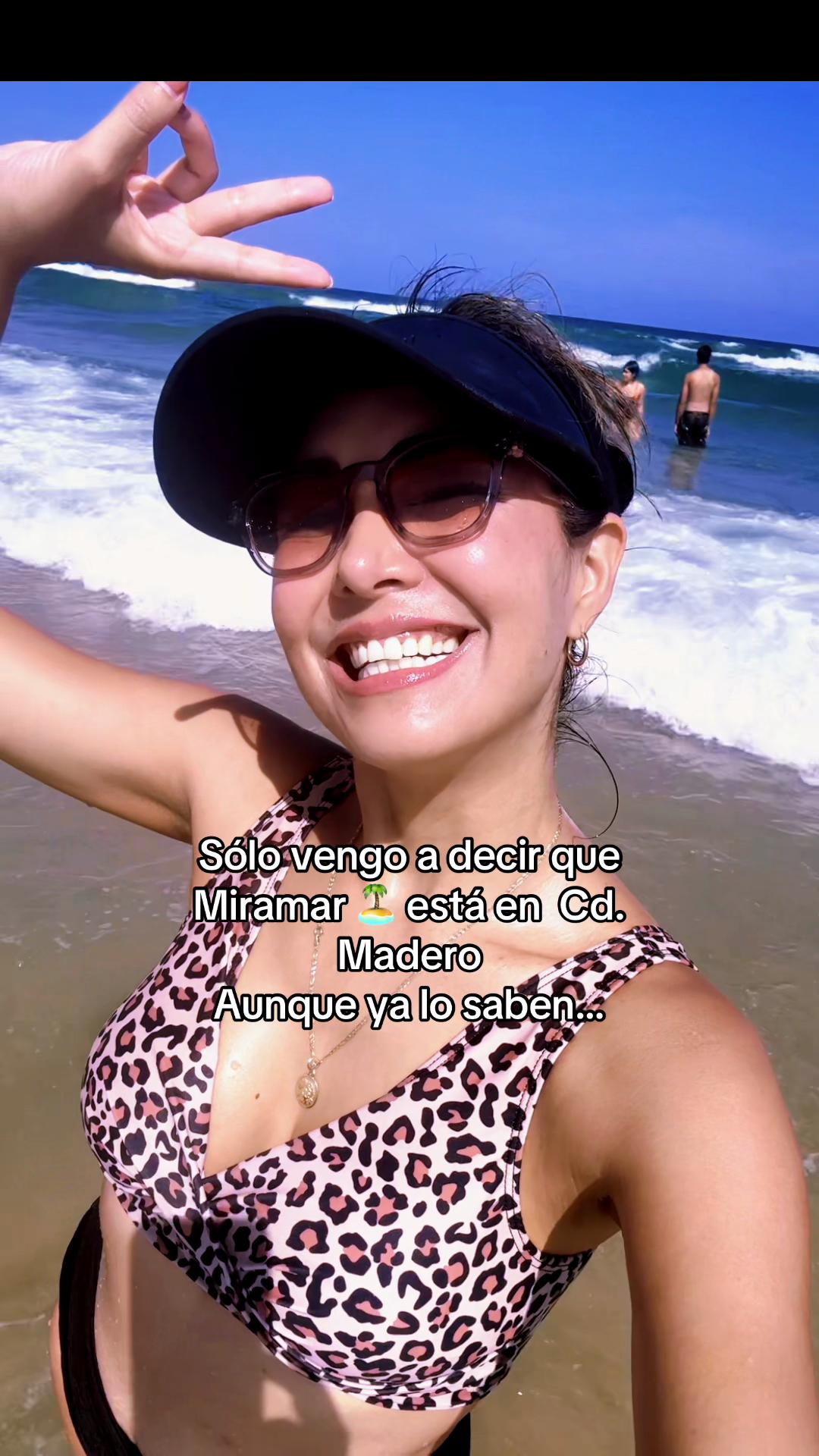 @Shey León