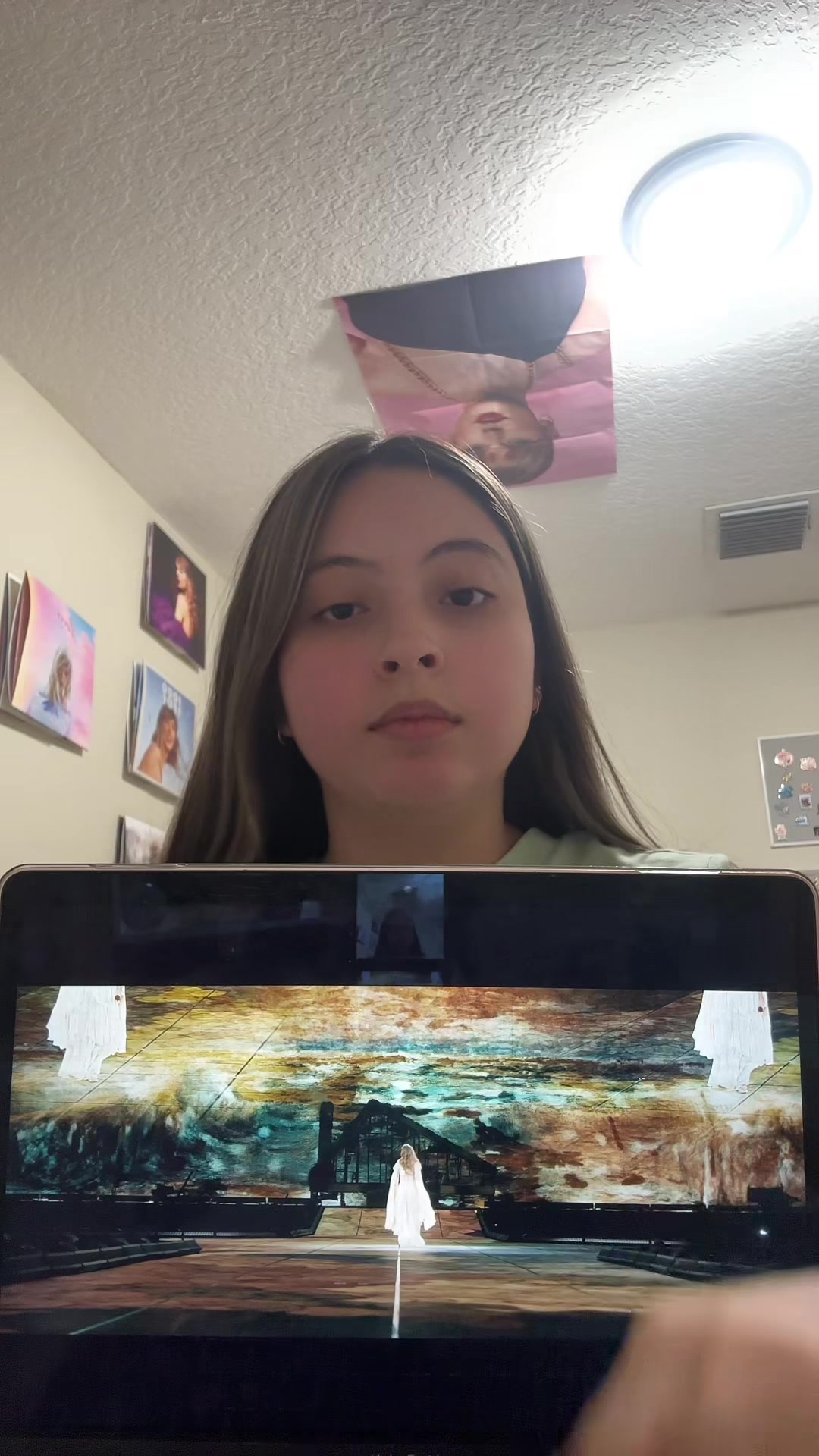 @cristinatheswiftie