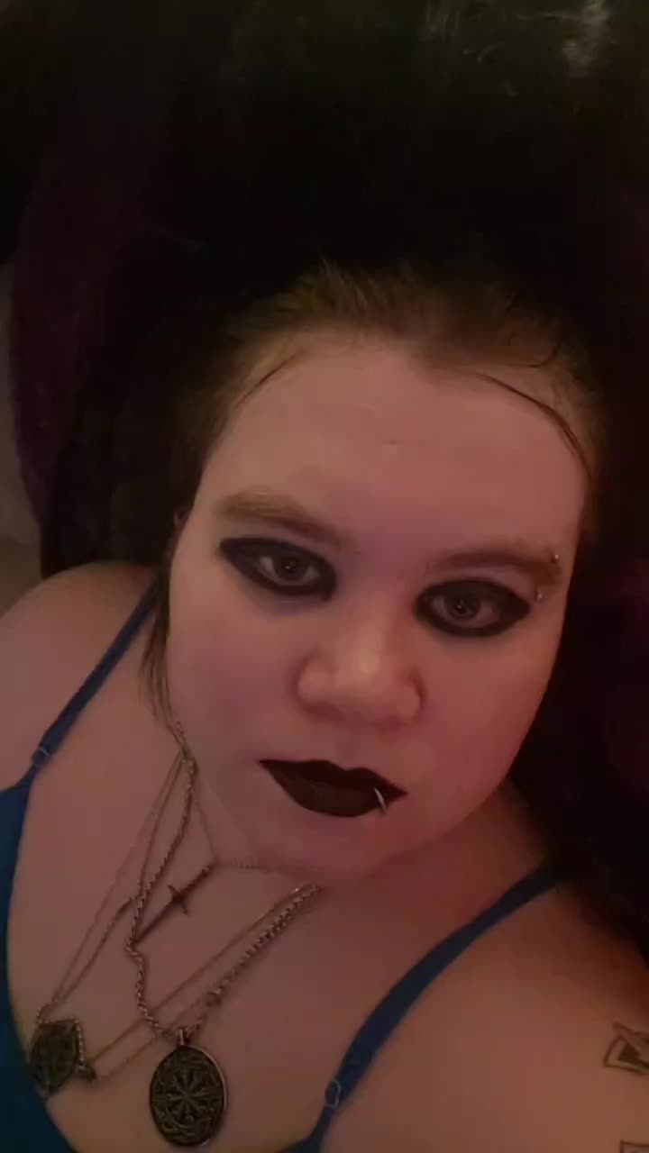 @Bloody_Mary693