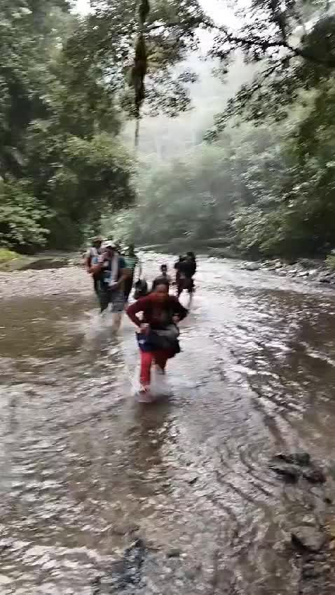 @तल्लो बाटो अमेरिका |