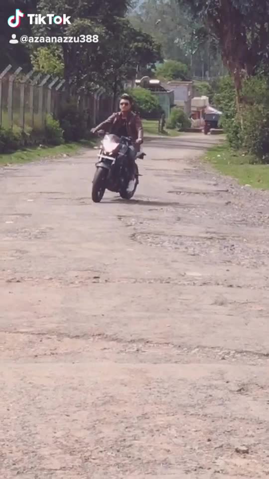 @Azaan__Azzu