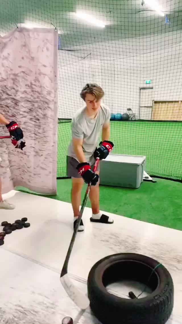 @Ts Hockey Shooting