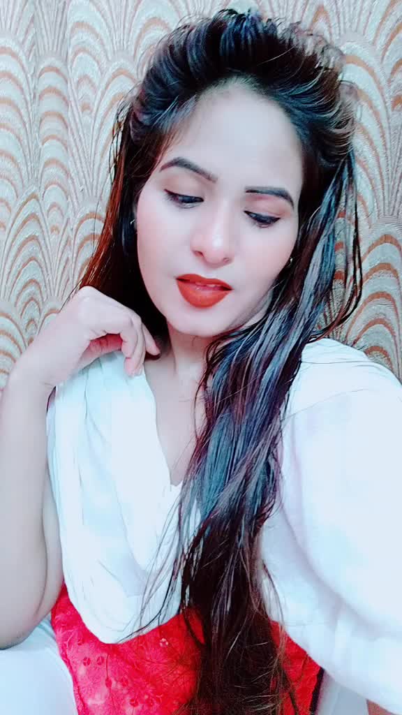 @Aysha Khan🍎