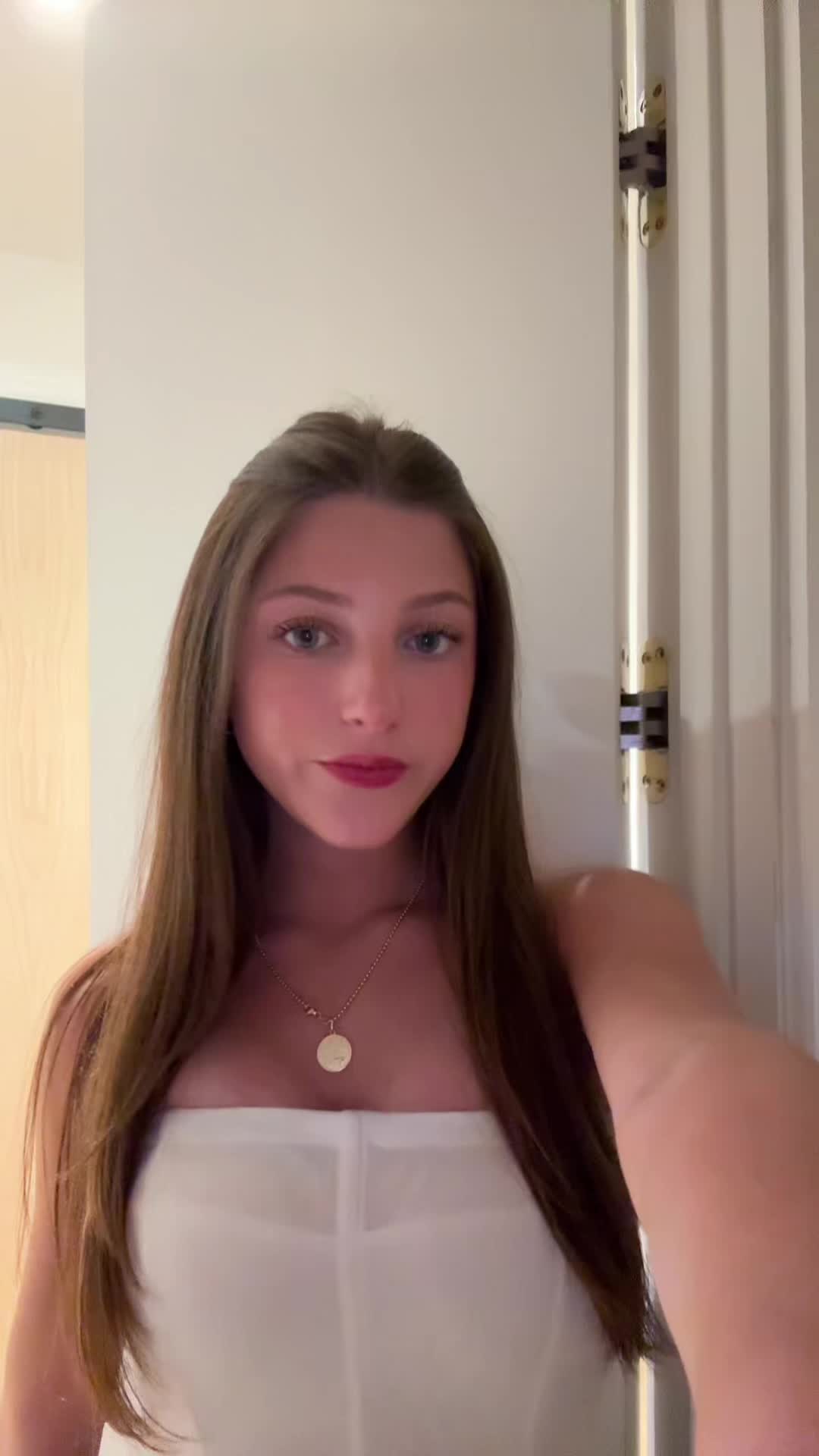 @AlixGoodman_