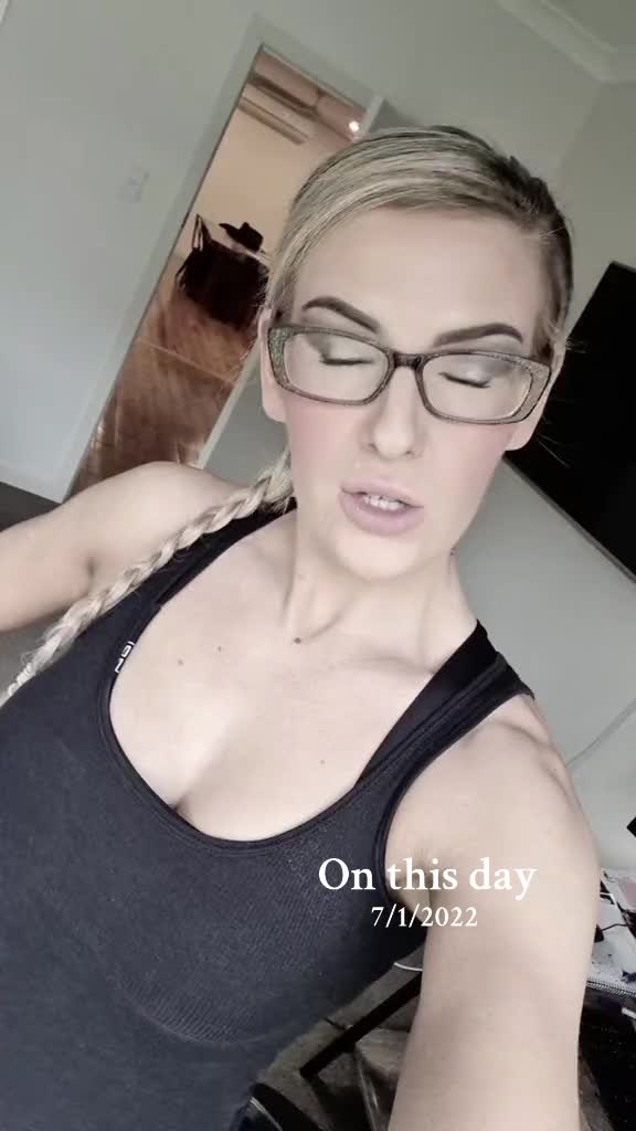 @stephieleesmith
