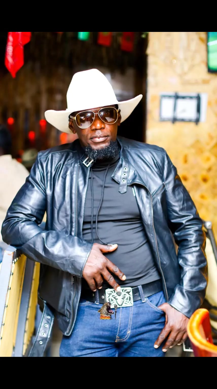 @RHINESTONE COWBOY🤠