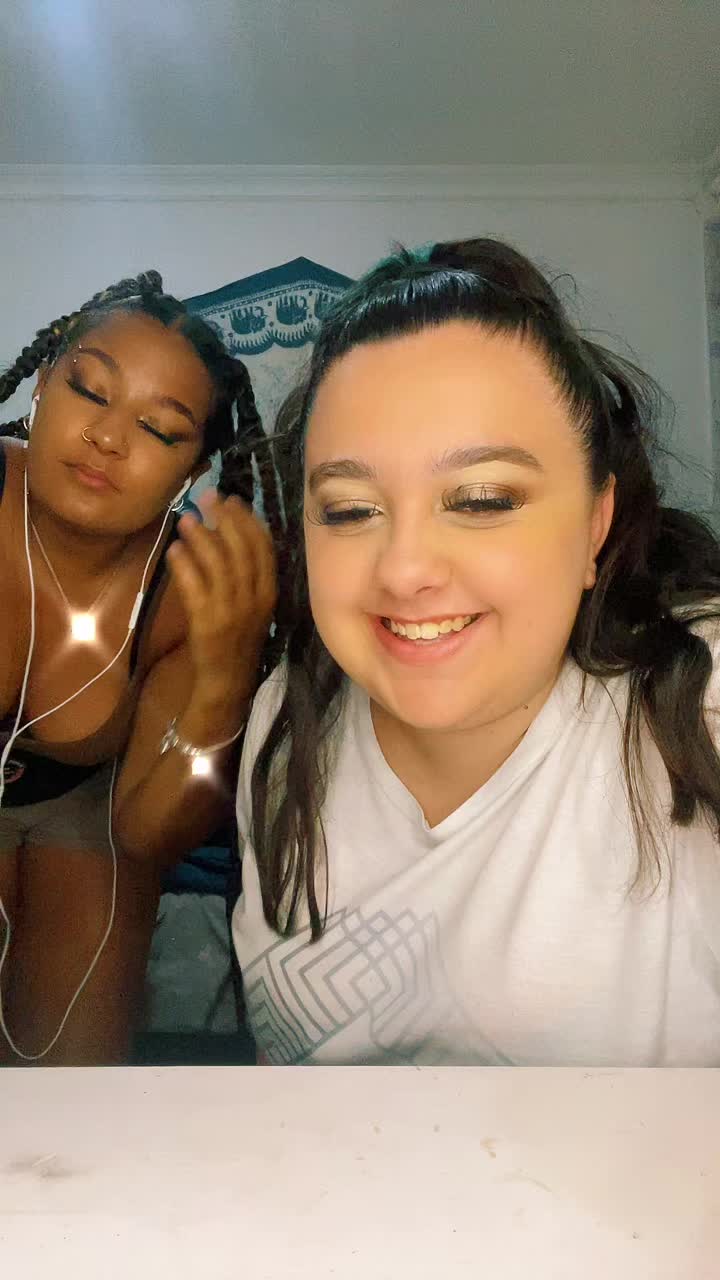 @ItsPhee