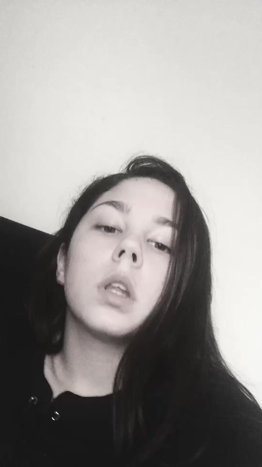 @CaitlynneLo