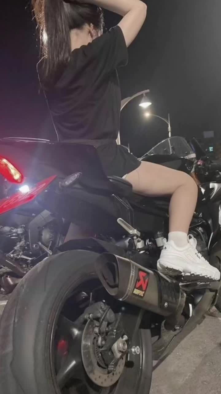 @𝐐𝐔𝐄𝐄𝐍