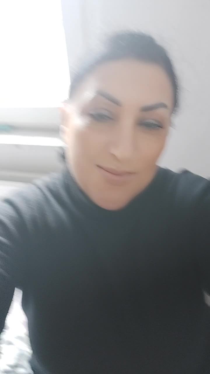 @Elisaaaaa