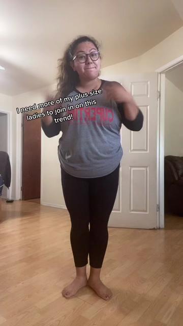 @curvygirlcommunity