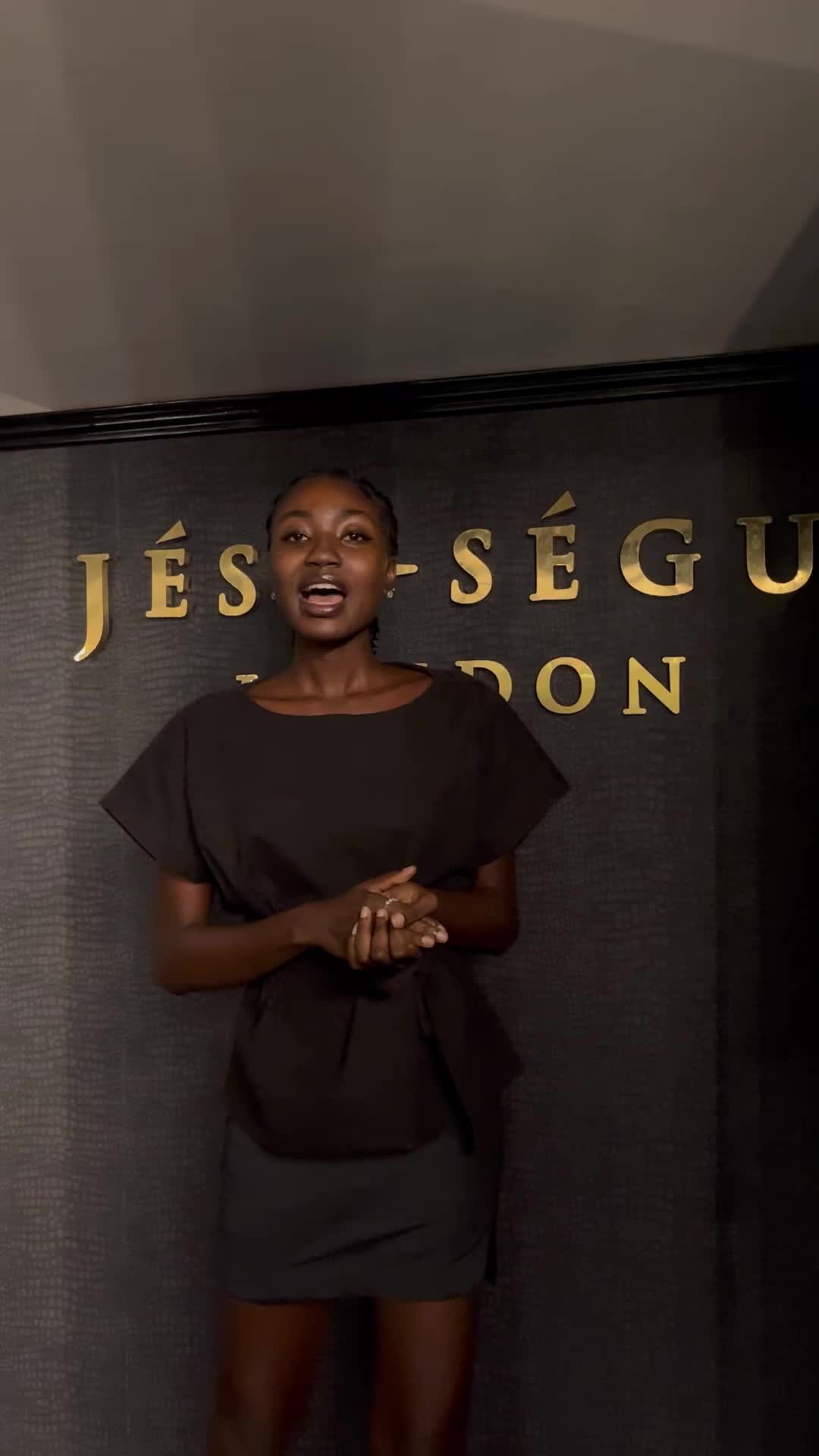 @J&eacute;s&ugrave; S&eacute;gun London