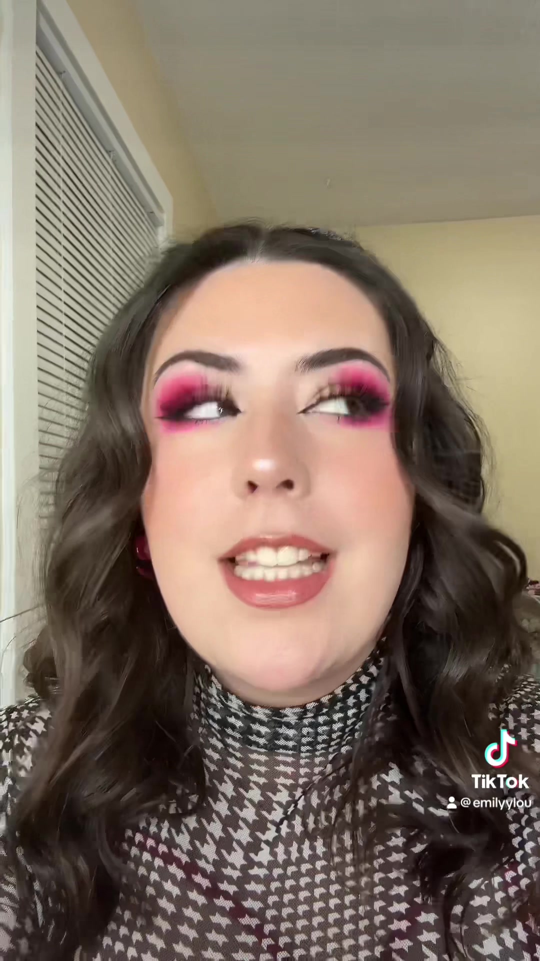 @emilyylou