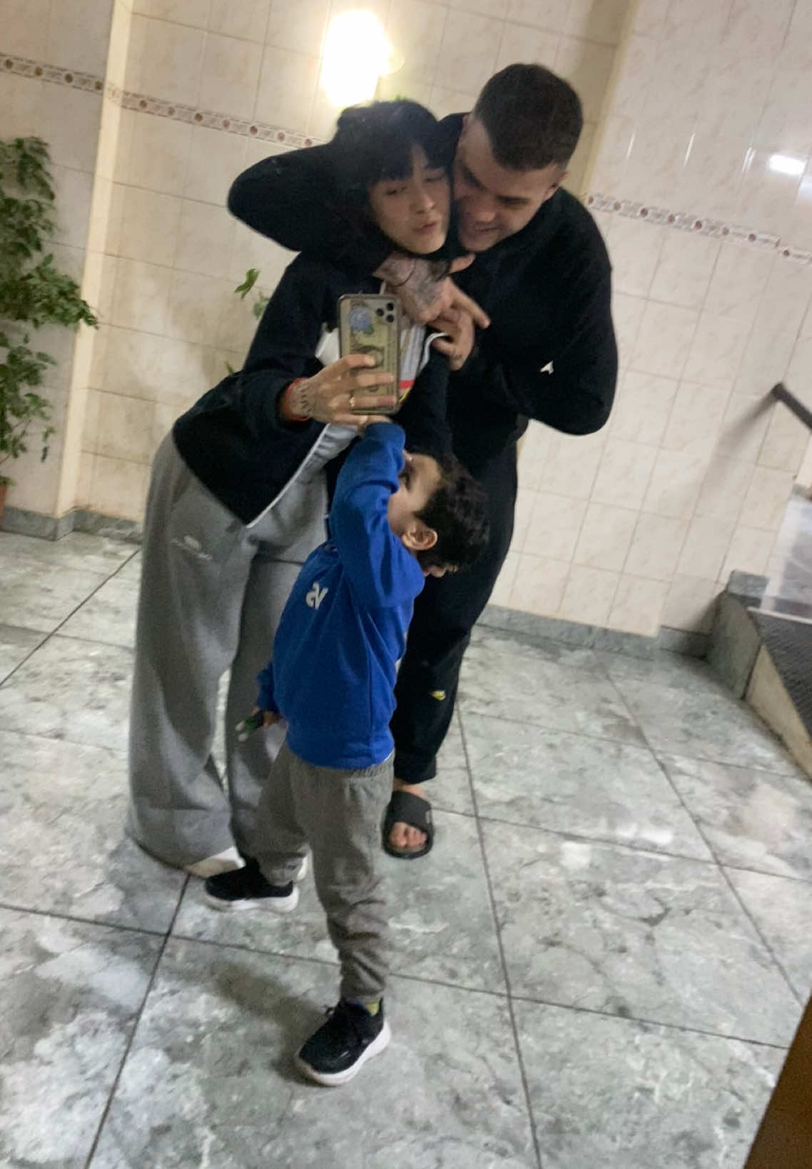 @amoraa
