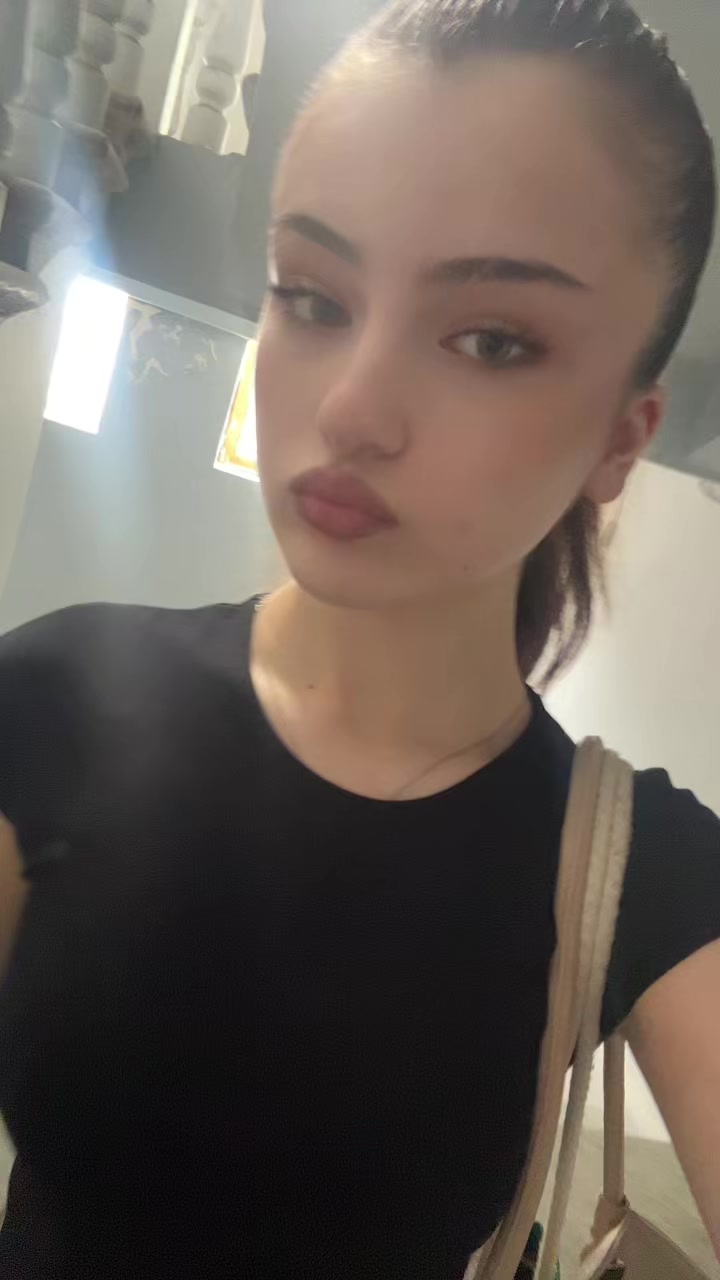 @Elle
