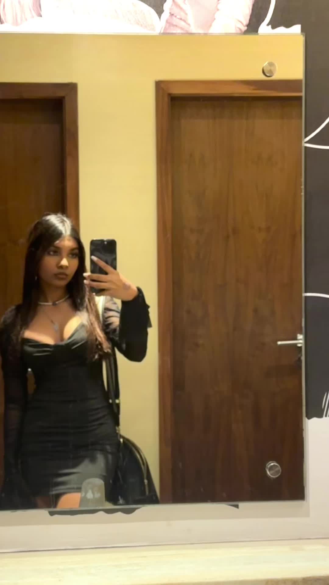 @Richa🪬