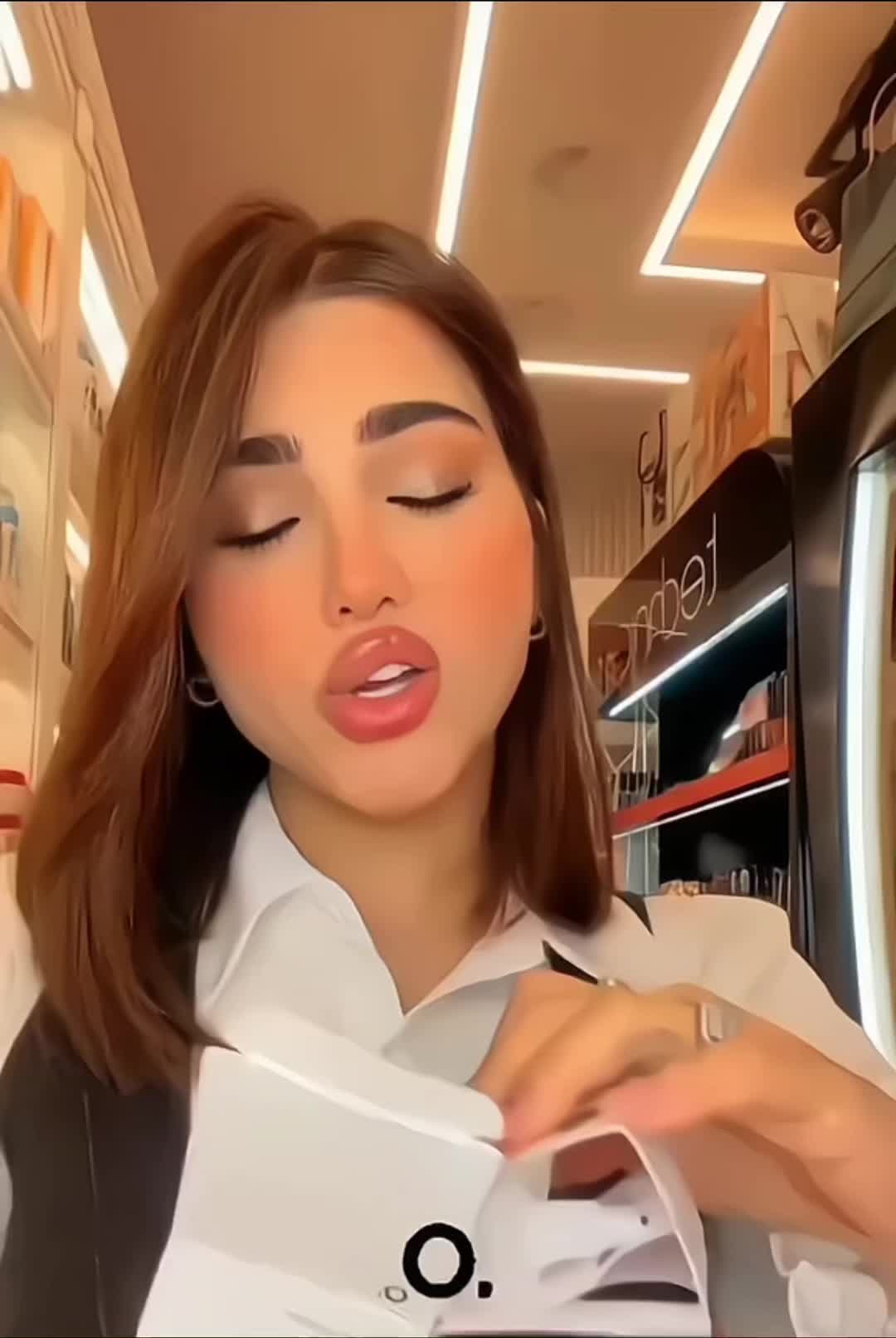 @Cosmetic rose
