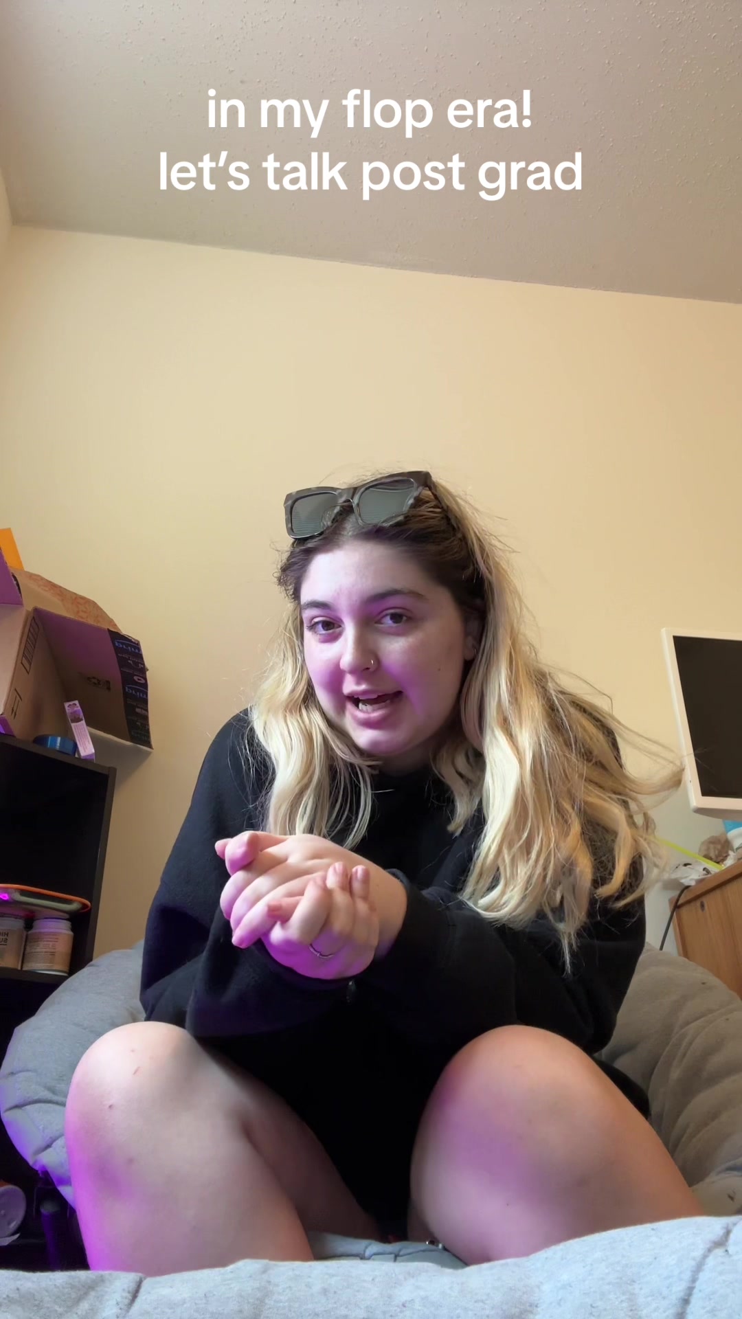 @mo