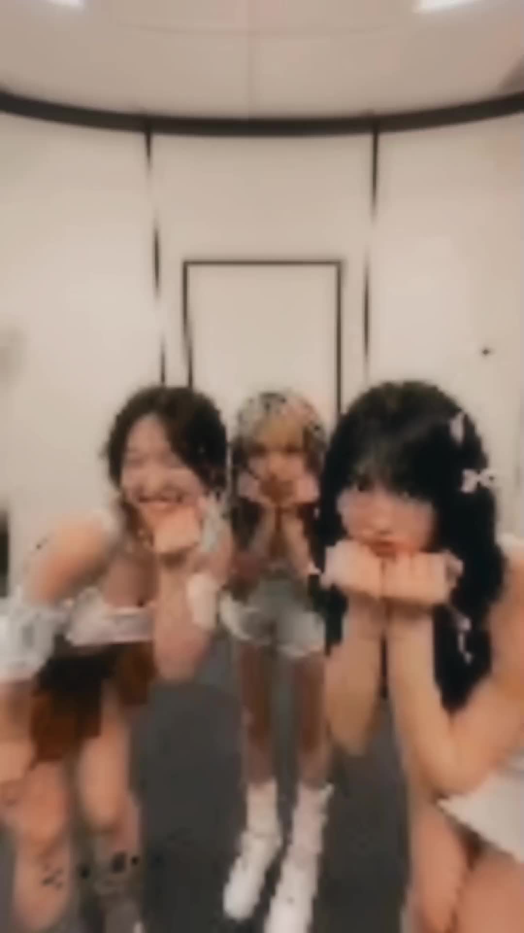 @🎠