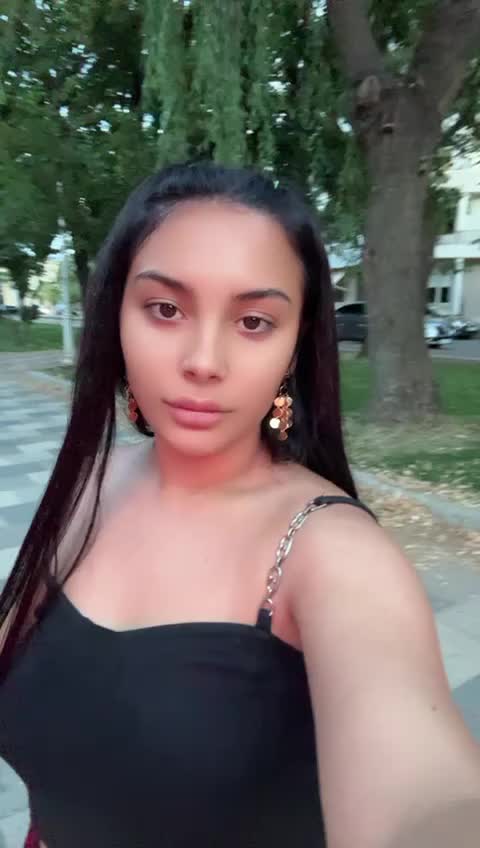 @𝓨𝓪𝓼𝓶𝓲𝓷𝓪 𝓵𝓪𝓿𝓲𝓷𝓲𝓪