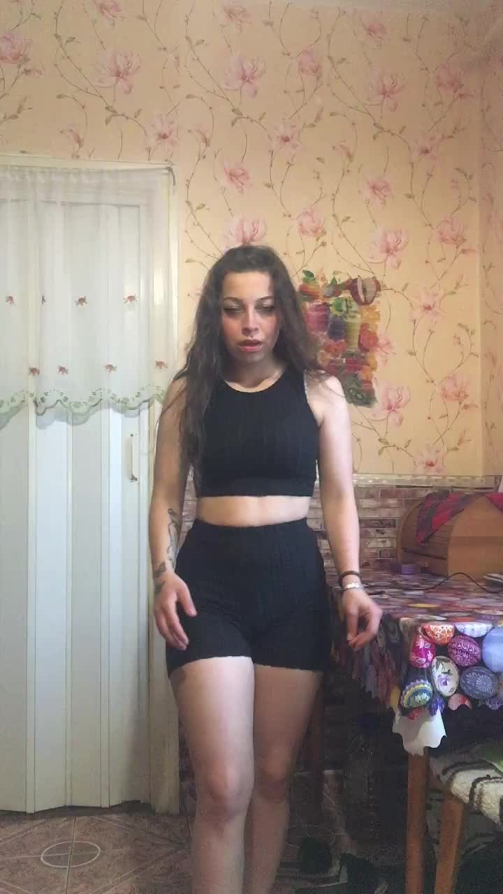 @Szimi🦋🖤