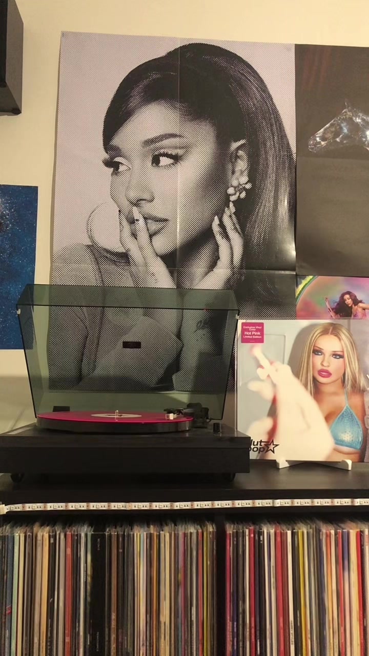 @vinyl addicted