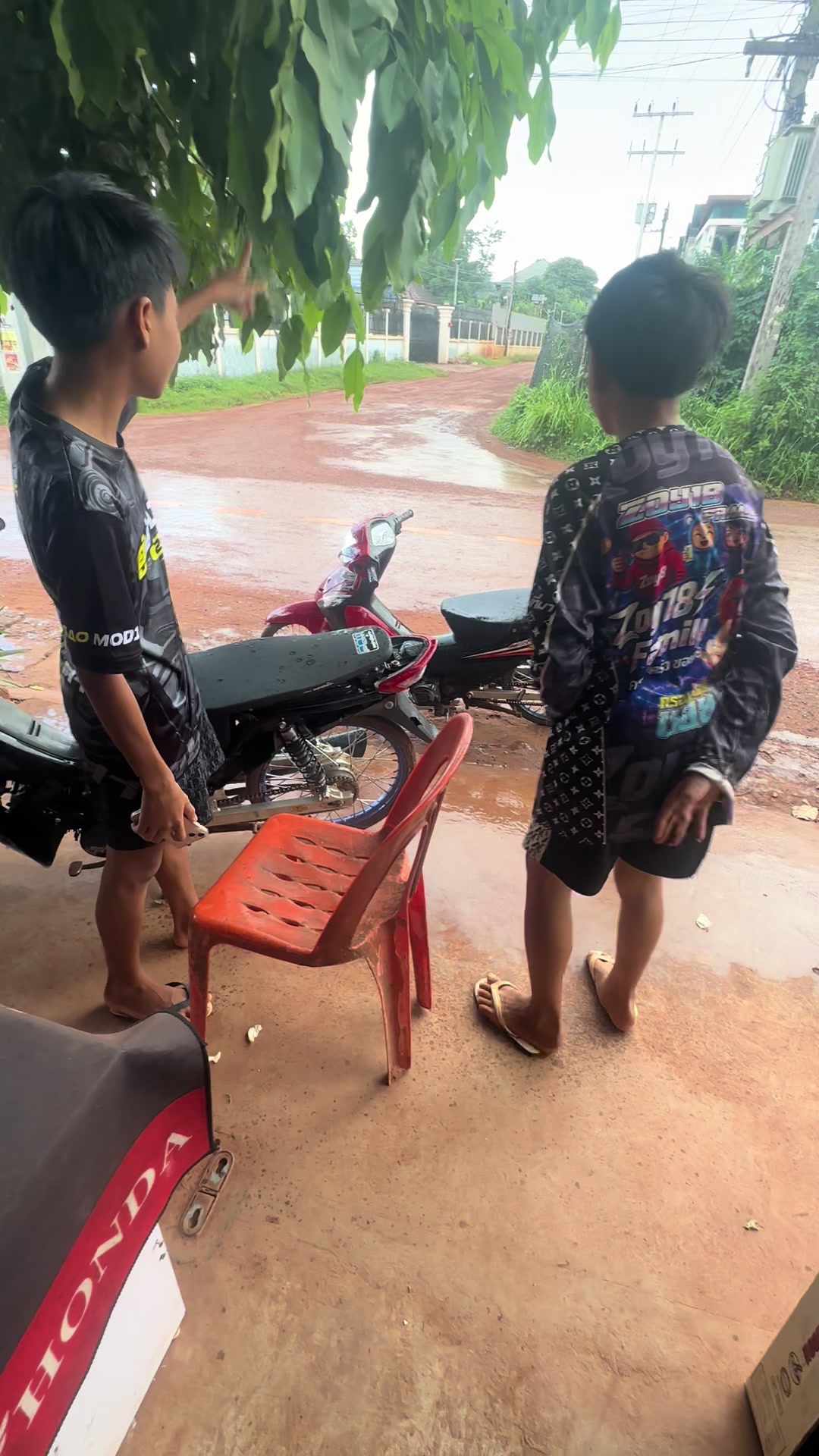 @K.Y.ອາໄຫລ່ແຕ່ງ93