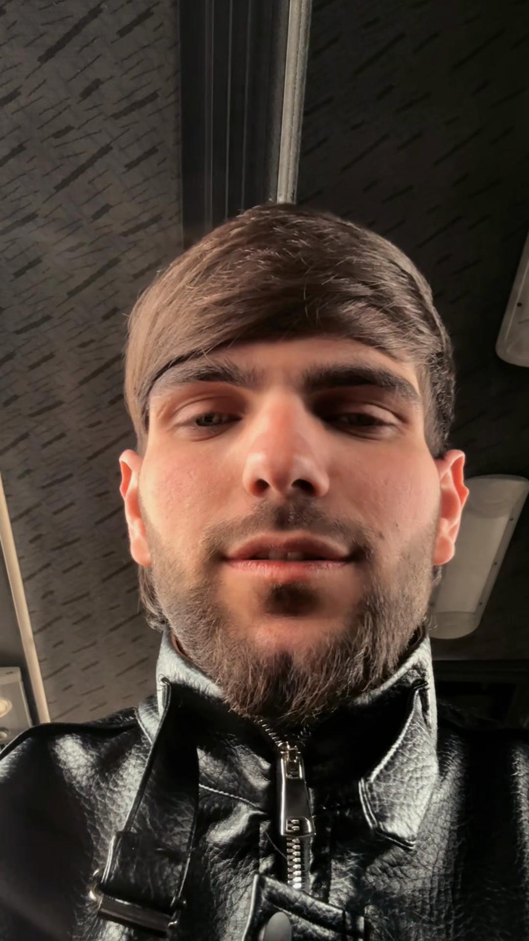 @✵