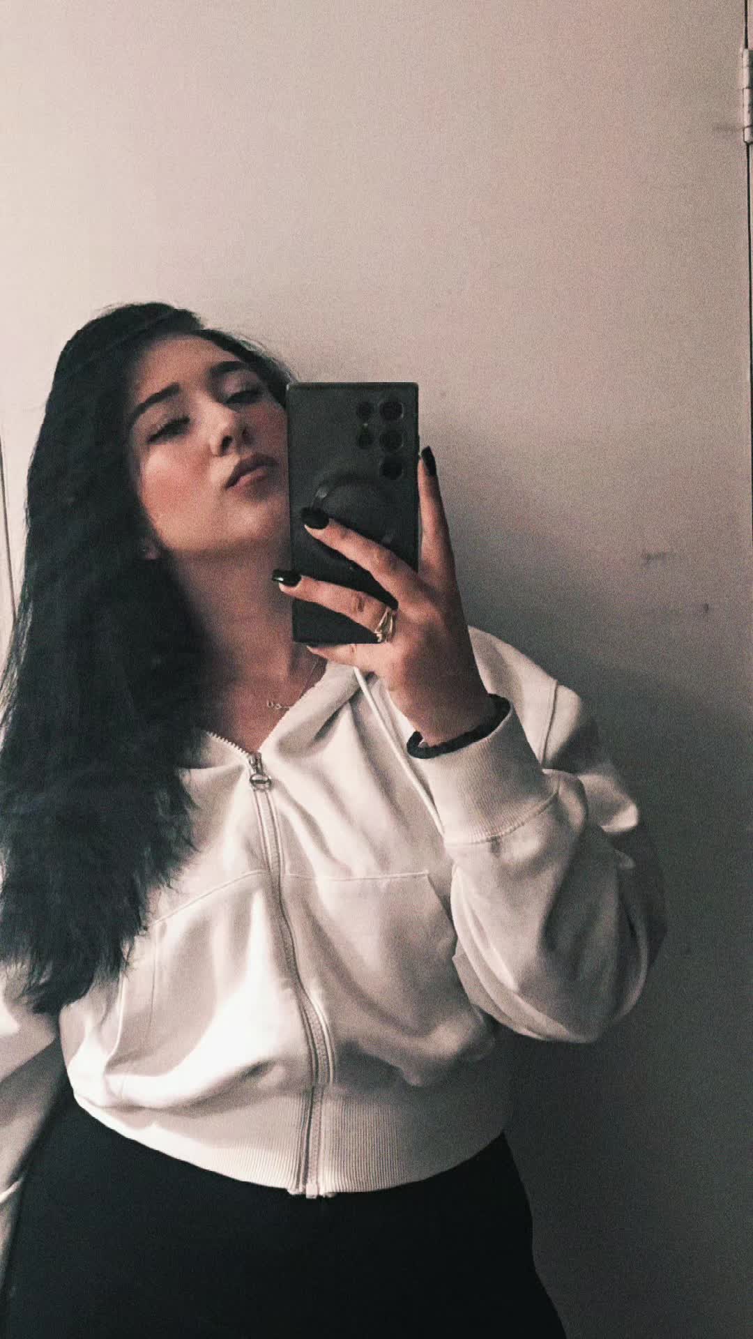 @🖤