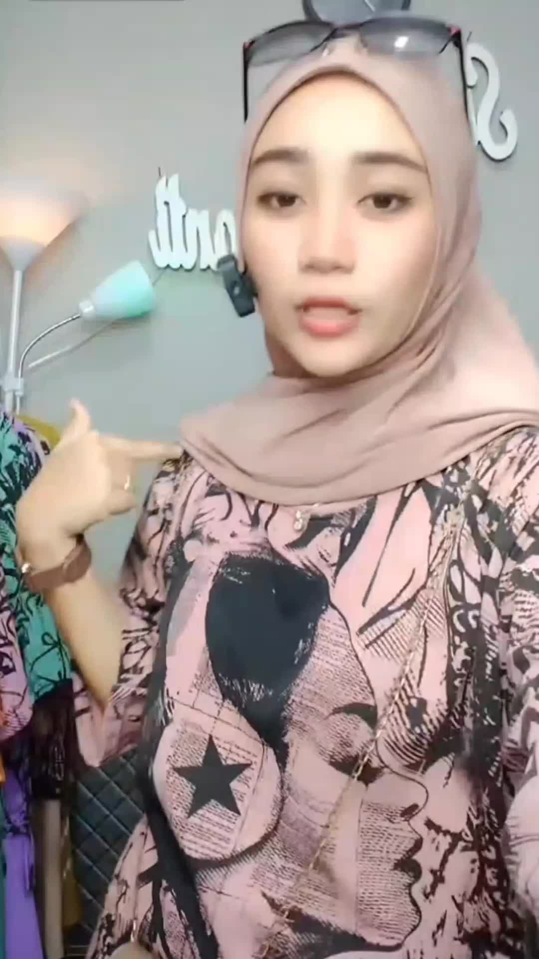 @Lɪᴠᴇ