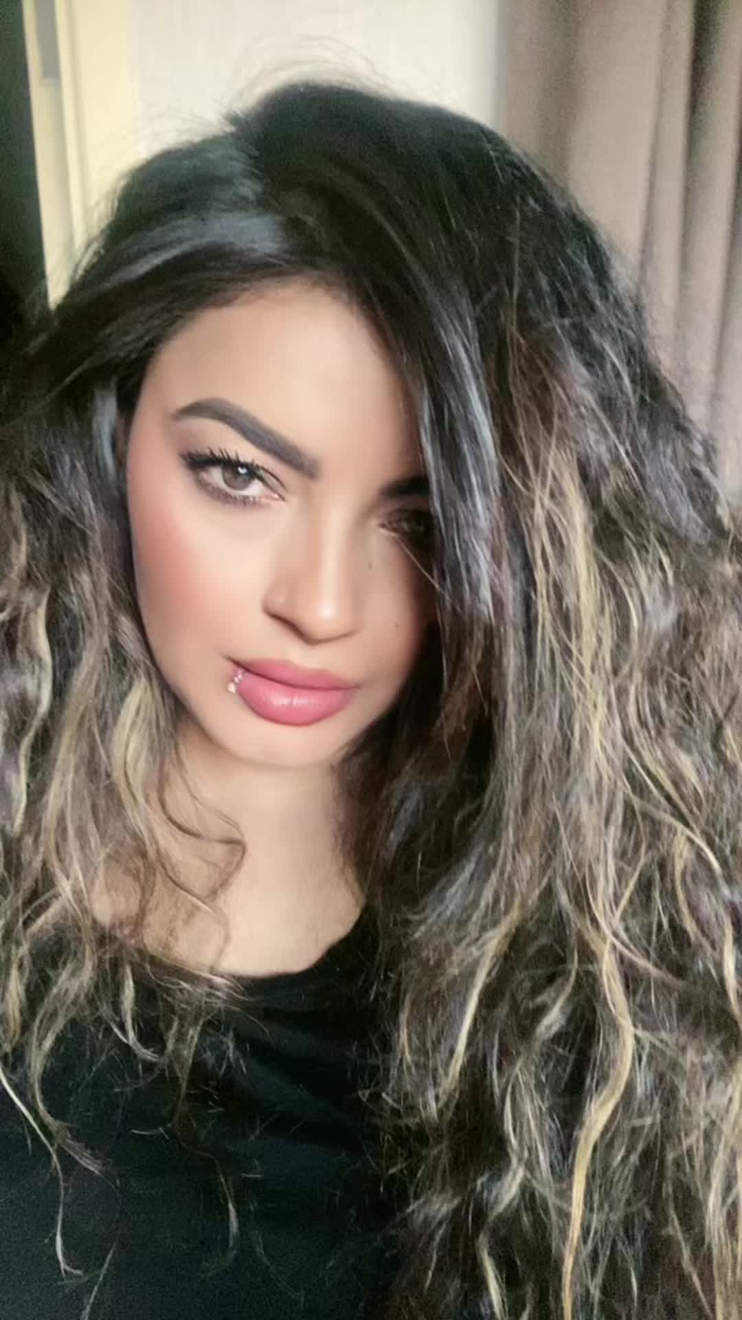 @زارا (Zara)