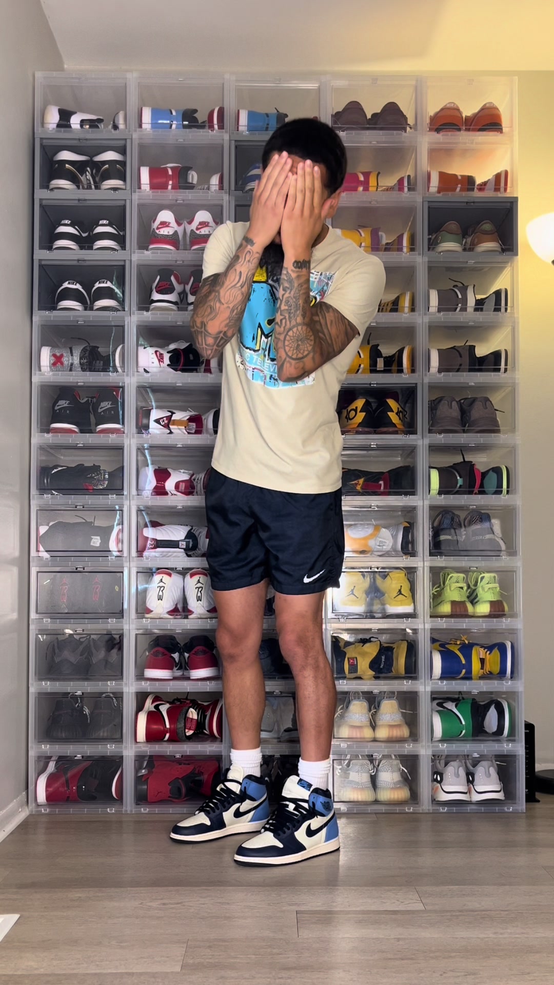 @MrSneakerWall