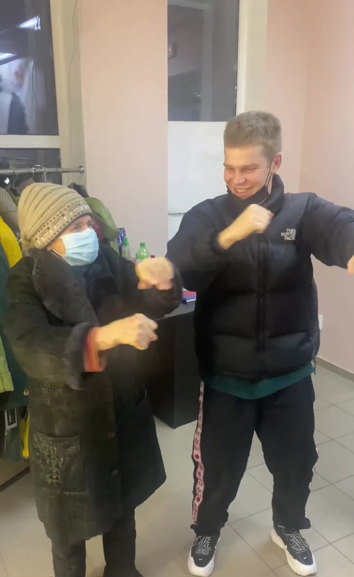 @Полумна с приветом