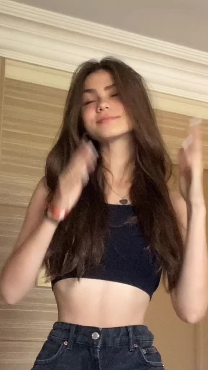 @<33