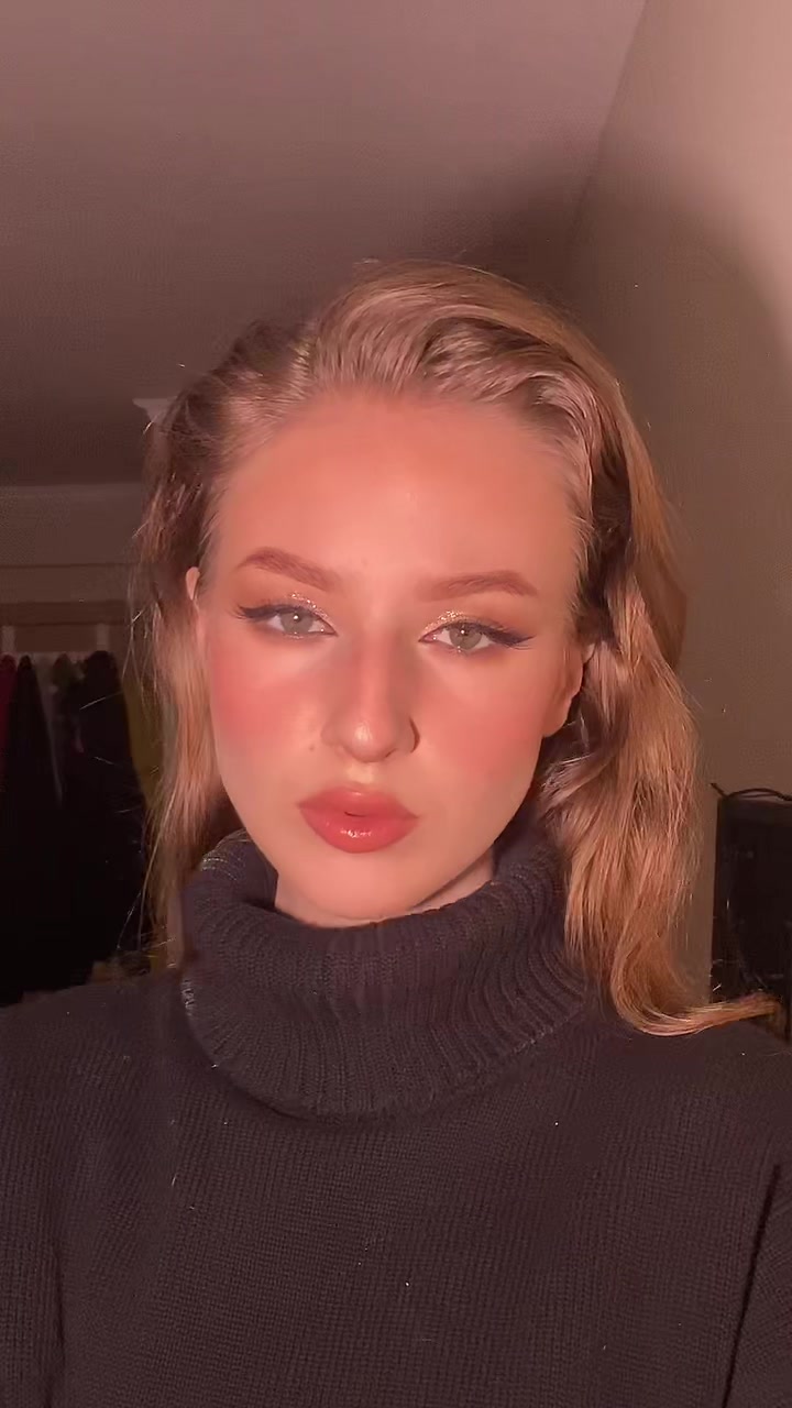 @Anastasia💞