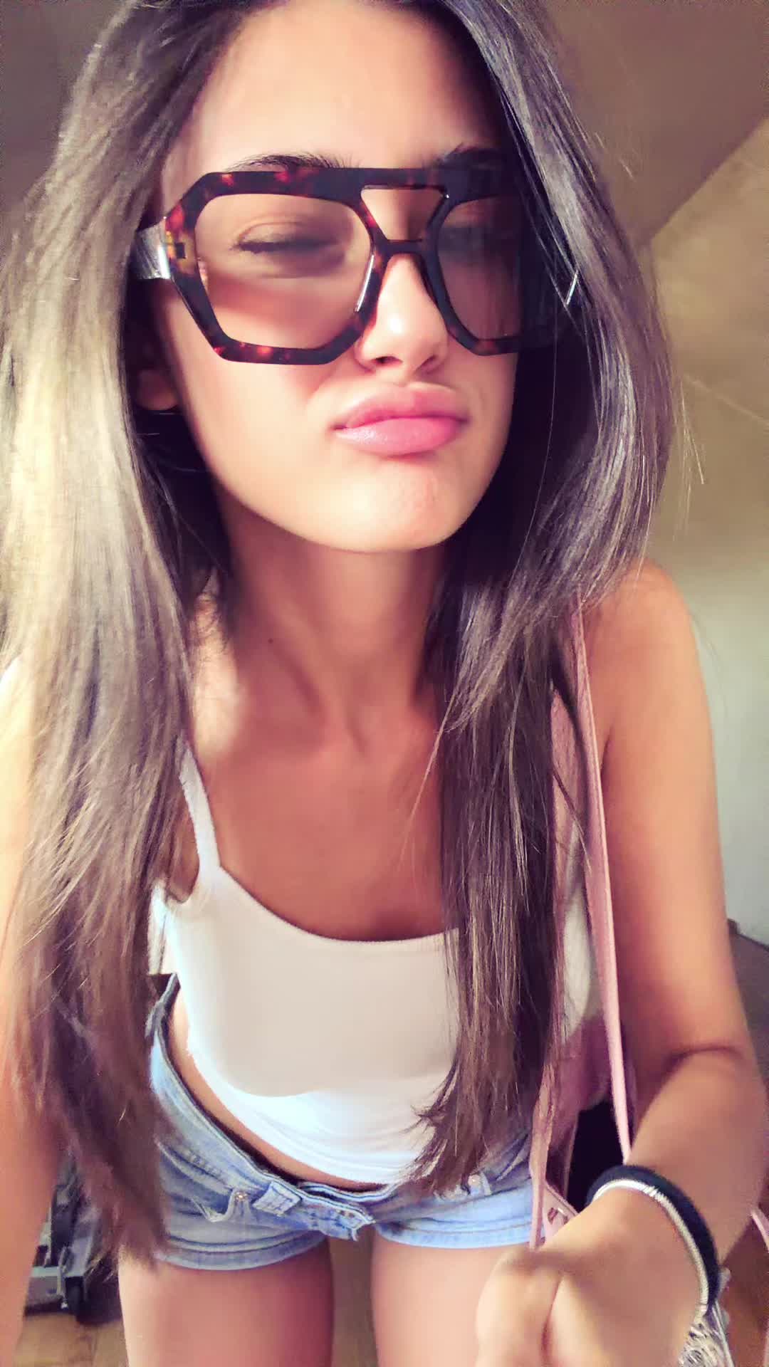 @Zoesimoninii